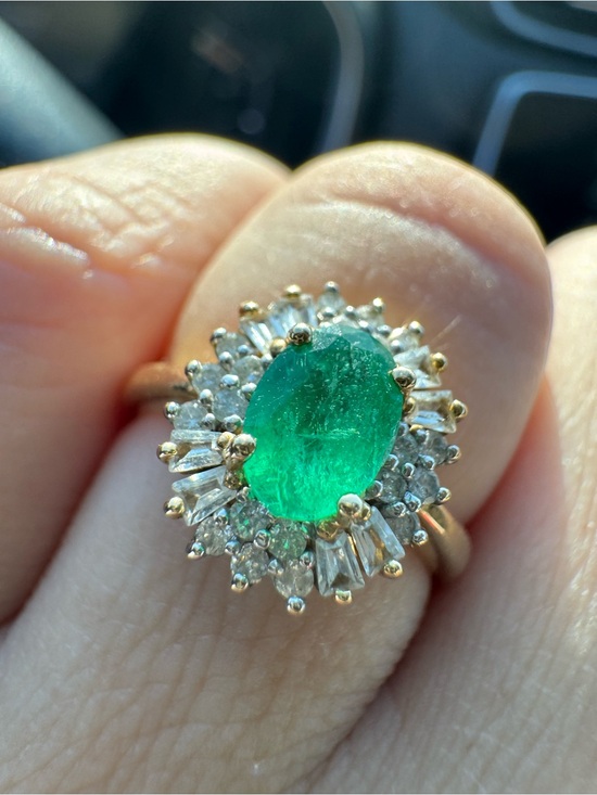 Jewelry - Natural emerald, diamonds and 10K solid yellow gold ring